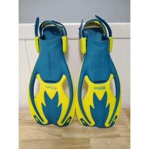 Cressi Rocks Kids Fins blue and yellow size large/XLarge ocean beach fins swim